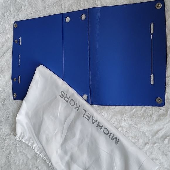 Michael Kors Selma Swap Cover - Picture 5 of 7